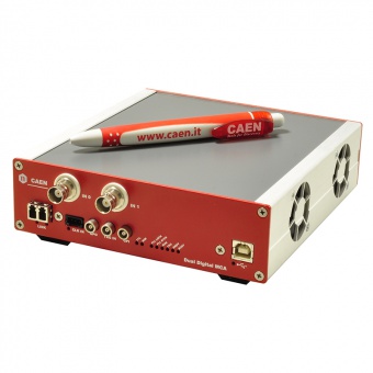 CAEN DT5781 4-канальний настільний аналізатор цифрових сигналів